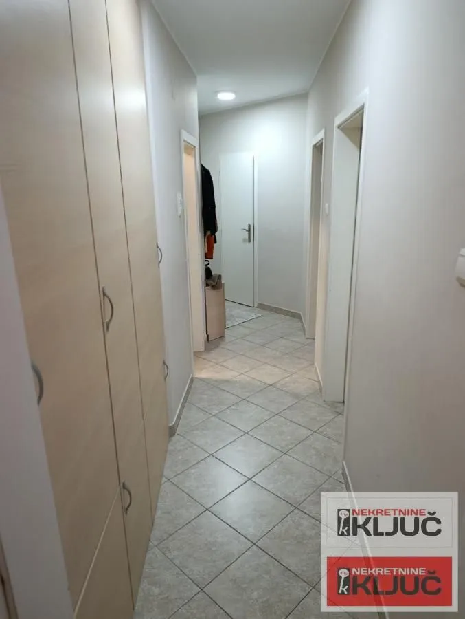 Prodaja, trosoban stan, 59m², Bulevar patrijarha Pavla, Novi Sad Sve Podlokacije