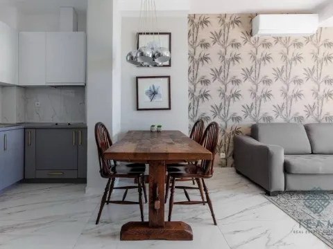 Prodaja, jednosoban stan, 77m², Bečići, Budva - image 1