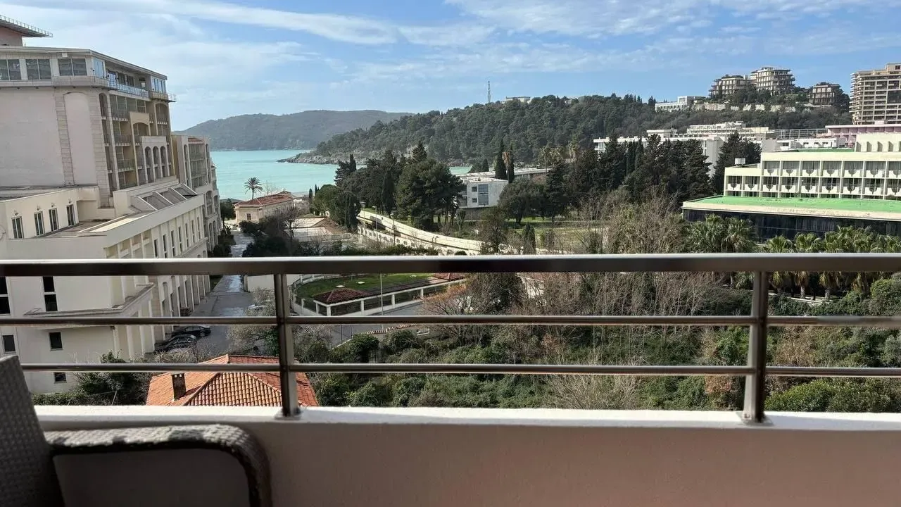 Sale, one bedroom apartment, 71m², Bečići, Budva
