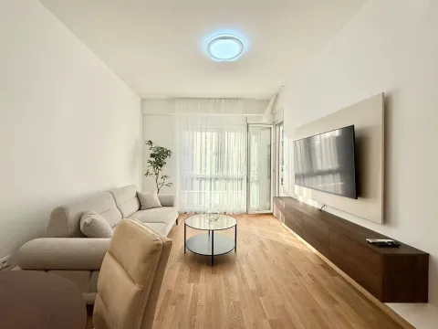 Izdavanje, jednosoban stan, 45m², Zabjelo, Podgorica - image 1