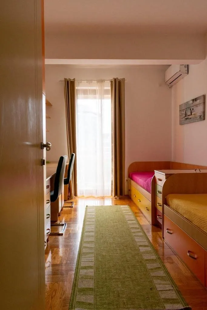 Izdavanje, trosoban stan, 89m², Preko Morače, Podgorica