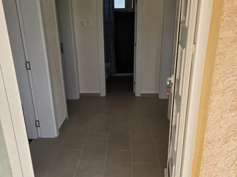 Izdavanje, poslovni prostor, 75m², Gornja Gorica, Podgorica - image 12