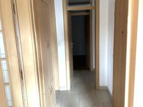 Izdavanje, dvosoban stan, 60m², Centar, Podgorica - image 9