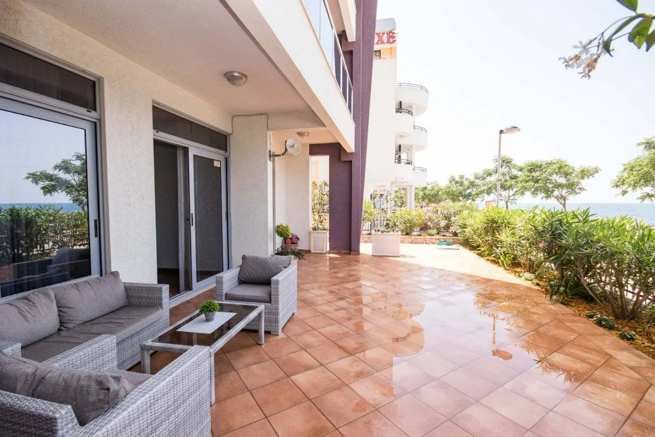 Izdavanje, jednosoban stan, 45m², Dobra Voda, Budva