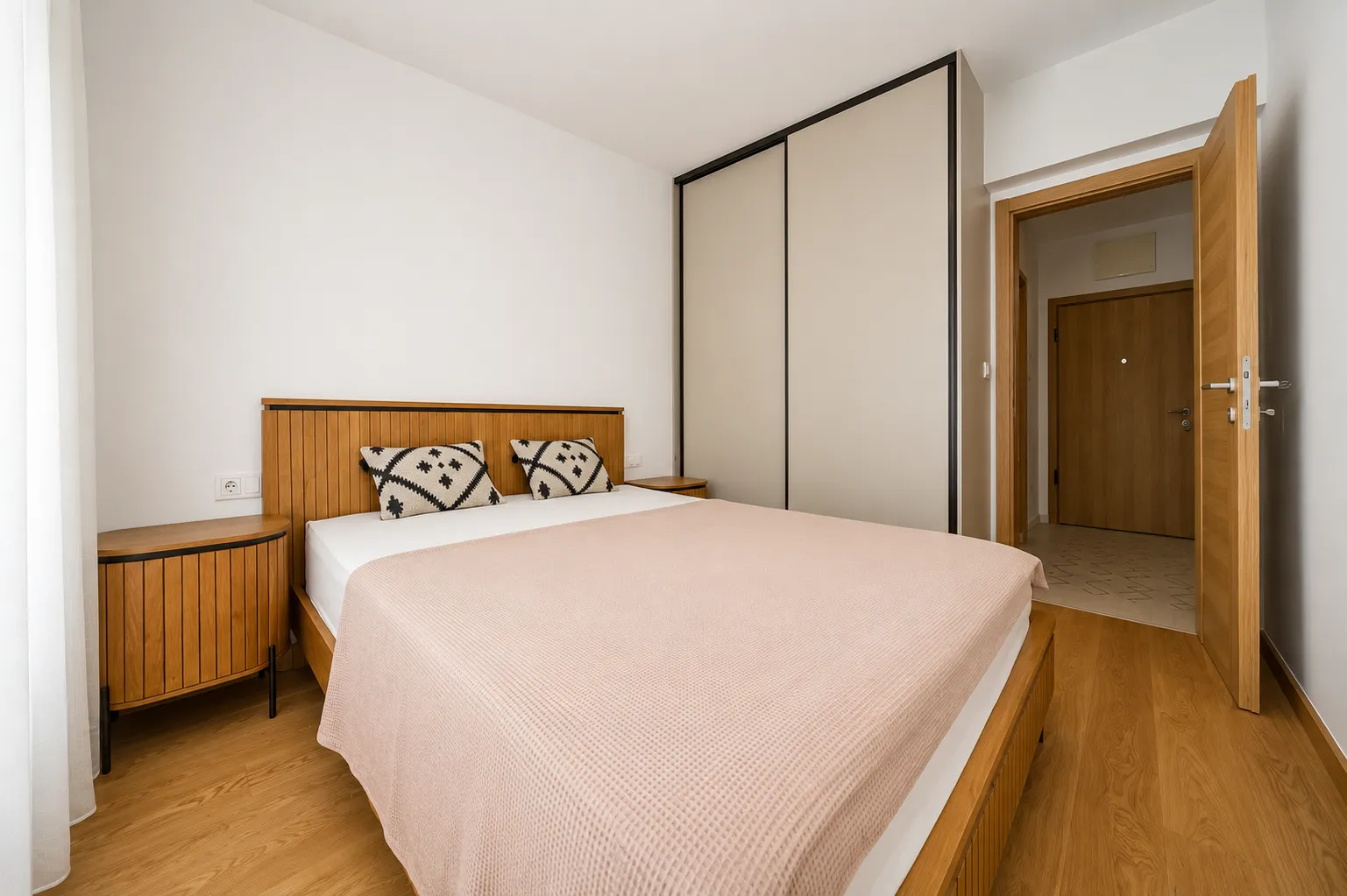 Izdavanje, jednosoban stan, 46m², New City, Podgorica