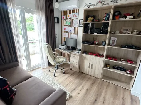 Prodaja, trosoban stan, 107m², Budva, Crna Gora - image 11