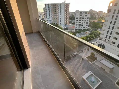 Izdavanje, jednosoban stan, 70m², Centar, Bar - image 9