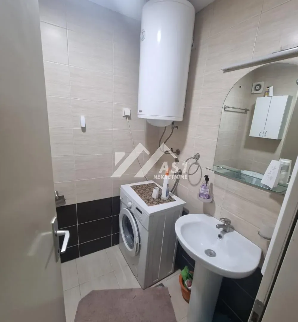 Rent, apartment, 28m², Bulevar Oslobodjenja, Novi Sad Sve Podlokacije
