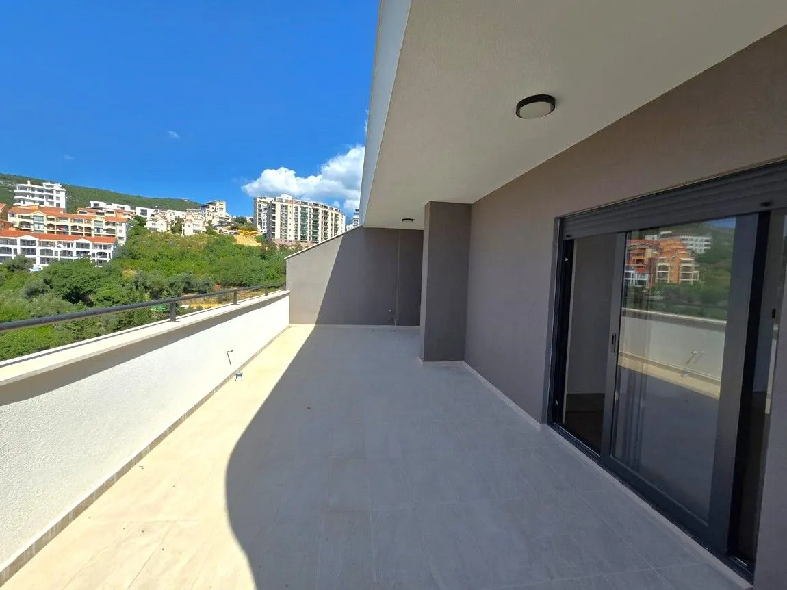 Sale, two bedroom apartment, 67m², Bečići, Budva