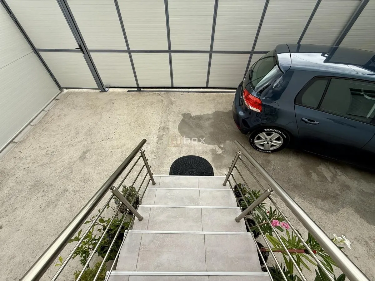 Sale, house, 200m², Pantelej, Niš