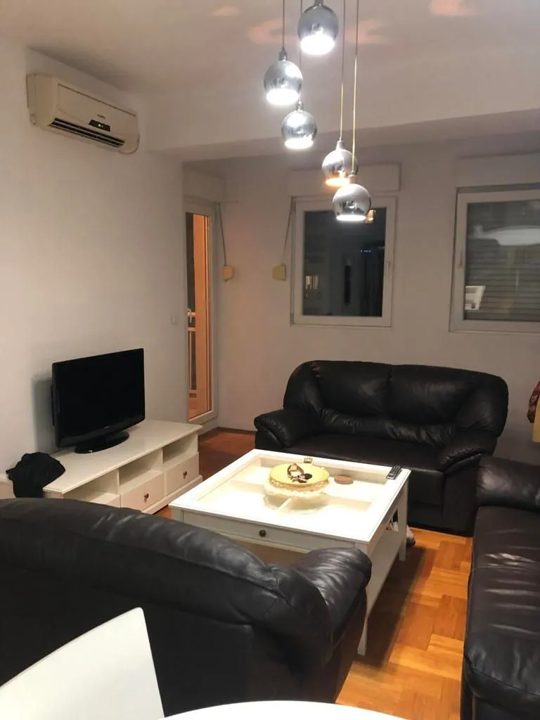 Izdavanje, jednosoban stan, 54m², City Kvart, Podgorica