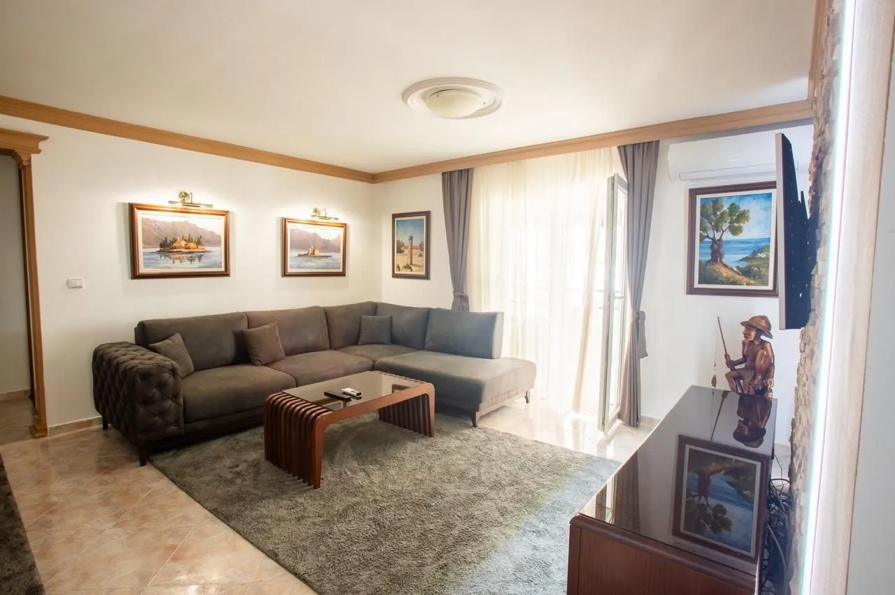 Prodaja, dvosoban stan, 72m², Centar, Budva