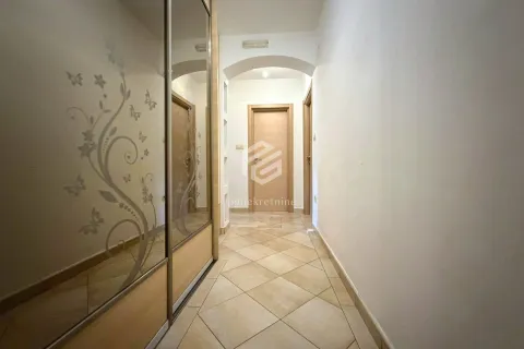 Rent, one bedroom apartment, 54m², Preko Morače, Podgorica - image 15