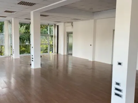 Rent, office space, 400m², Novo naselje, Novi Sad