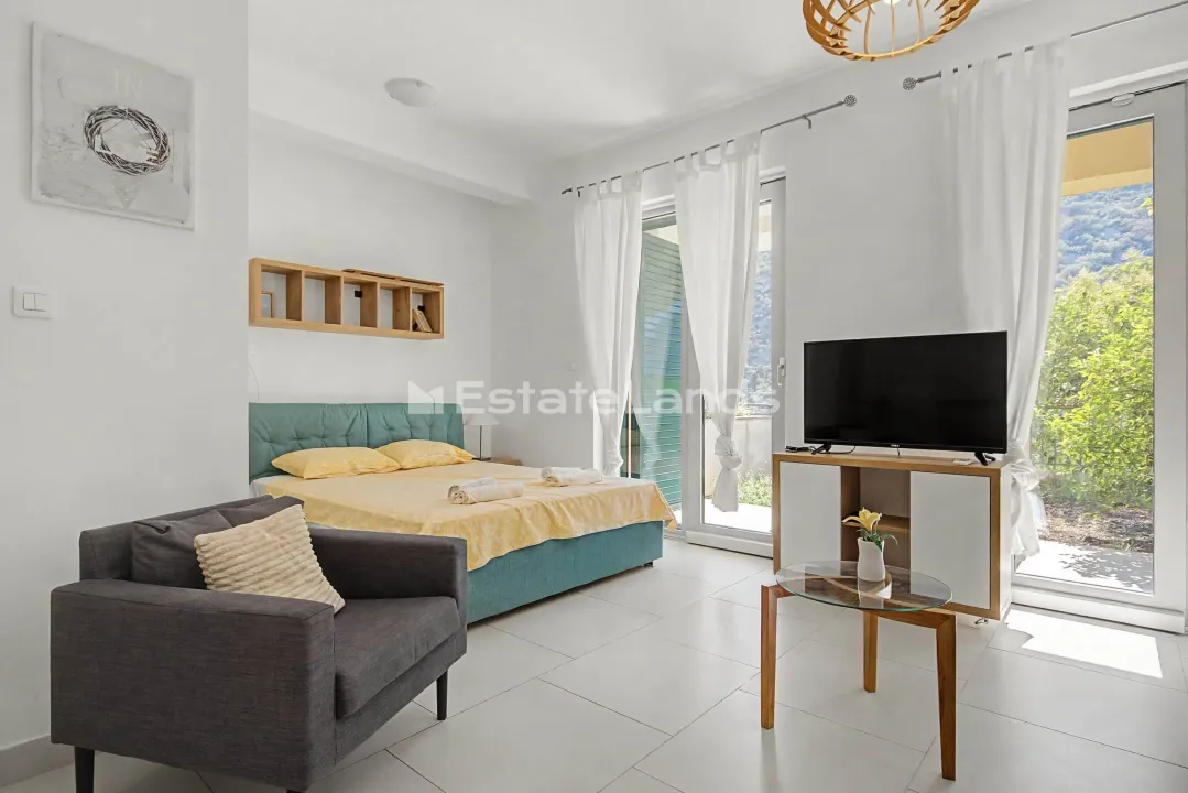 Sale, studio apartment, 40m², Morinj, Kotor