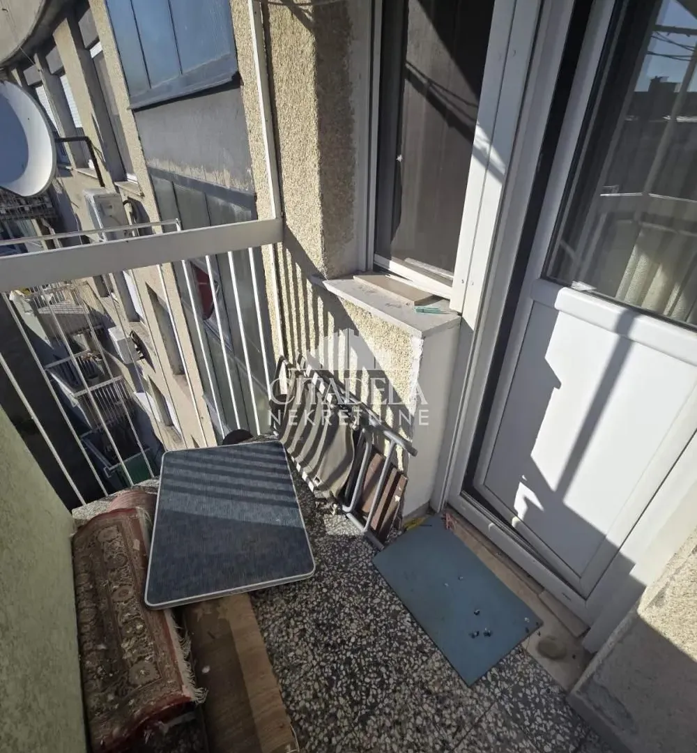 Prodaja, dvosoban stan, 70m², Zemun Sve Podlokacije, Beograd