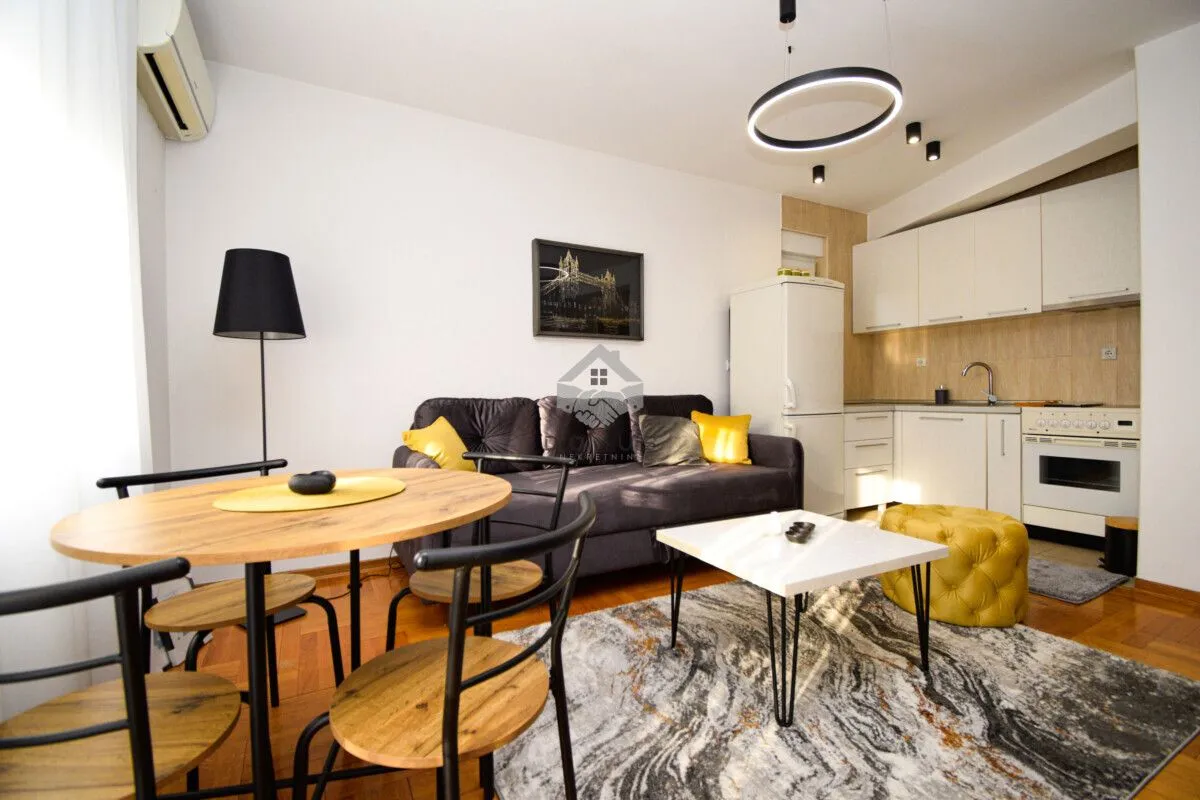 Prodaja, jednosoban stan, 37m², Centar, Podgorica