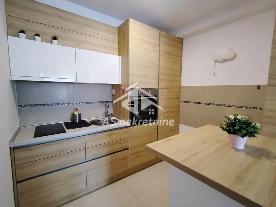 Sale, apartment, 34m², Zemun Cara Dušana, Zemun Sve Podlokacije