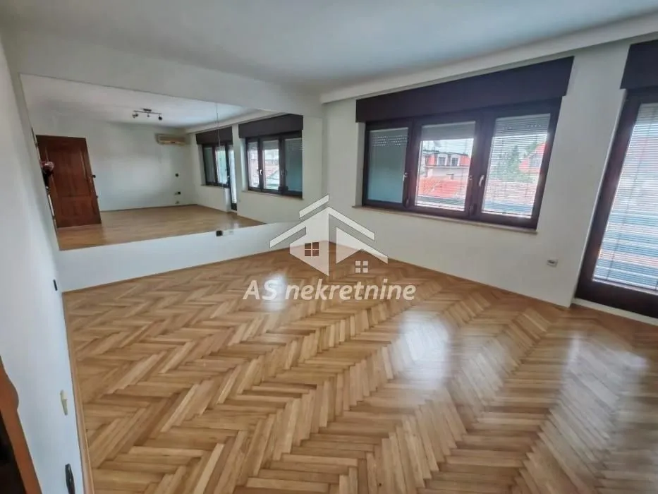Izdavanje, kuća, 360m², Voždovac Sve Podlokacije, Beograd