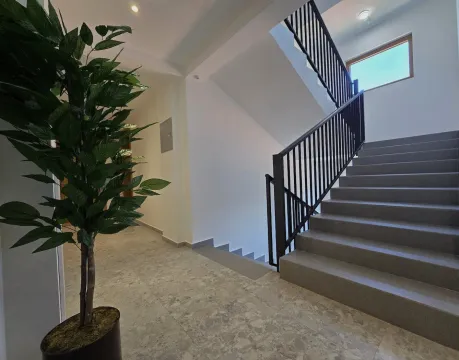 Sale, four bedroom apartment, 300m², Vezirov Most, Podgorica - image 28