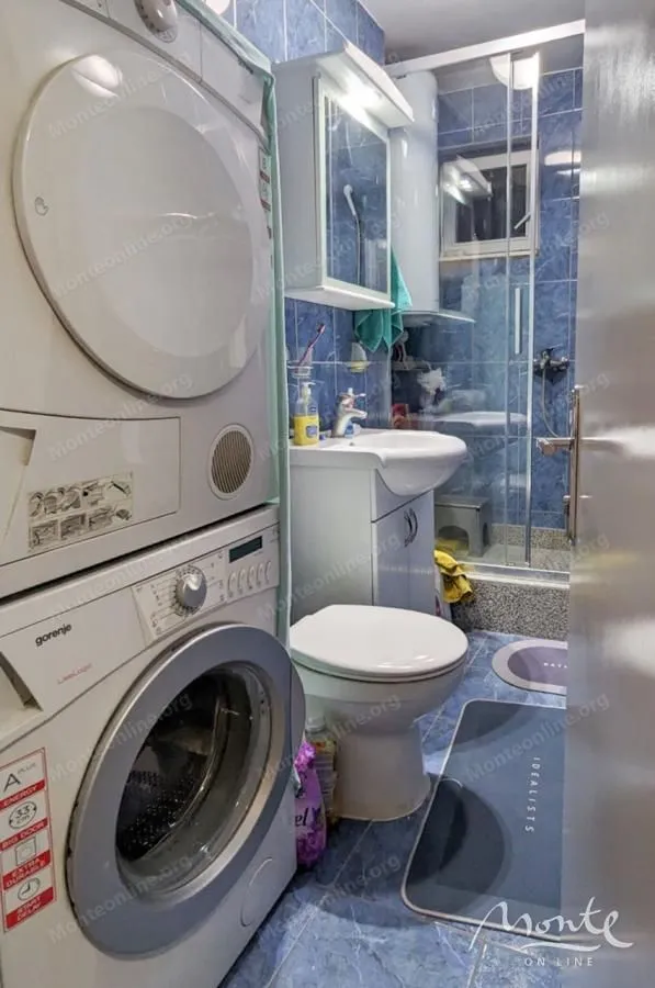 Prodaja, četvorosoban stan, 92m², Lepa Kata, Podgorica