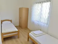 Rent, four bedroom apartment, 218m², Kotor, Crna Gora - image 7