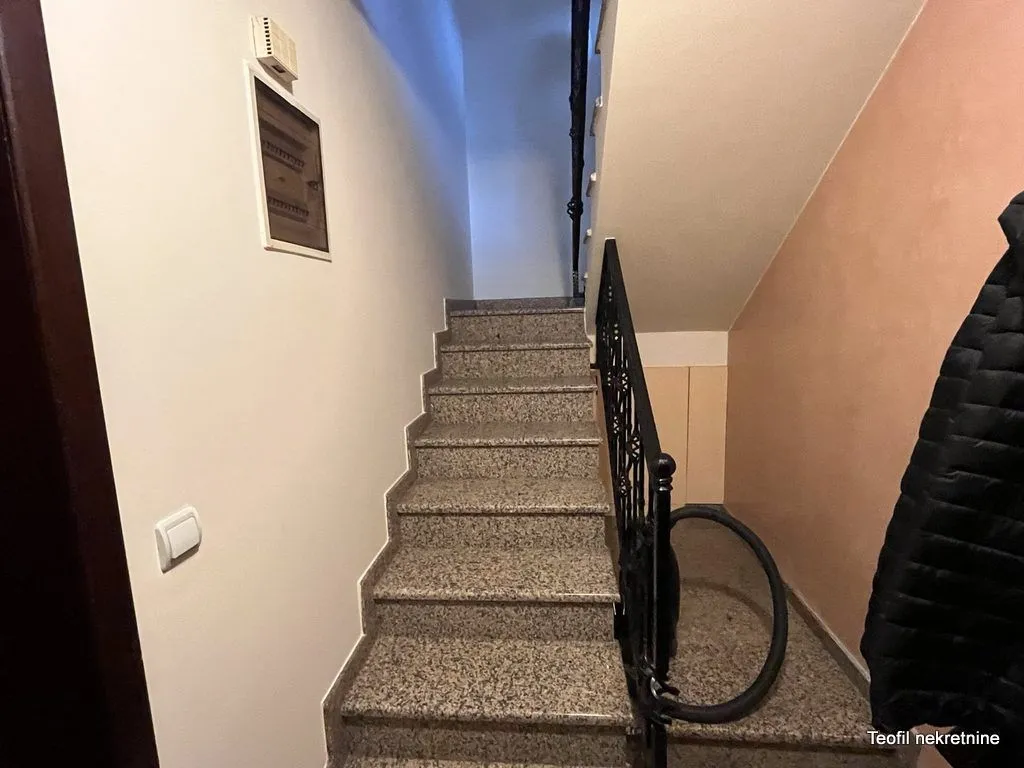 Izdavanje, trosoban stan, 81m², Surčin, Beograd