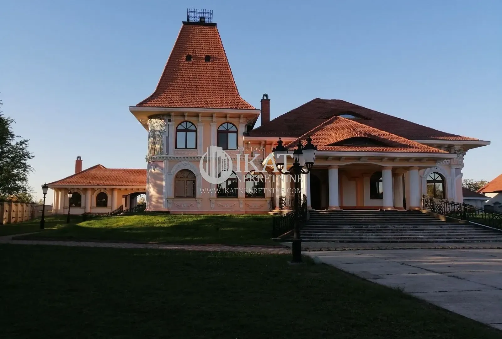 Sale, office space, 1200m², Palić, Subotica