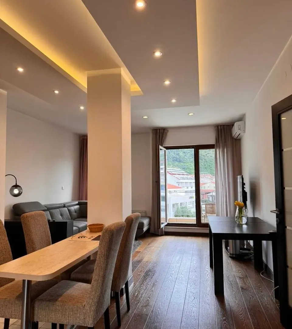 Sale, two bedroom apartment, 86m², Slovenska Plaža, Budva
