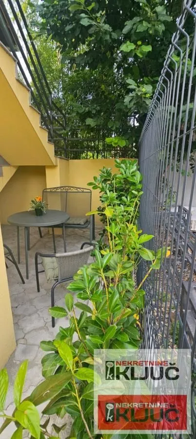 Izdavanje, jednosoban stan, 36m², Centar, Novi Sad