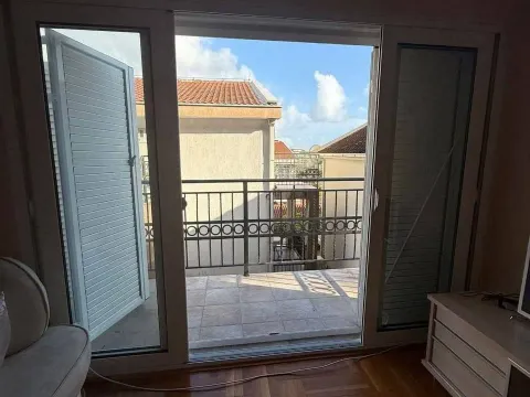 Sale, one bedroom apartment, 56m², Bečići, Budva - image 10