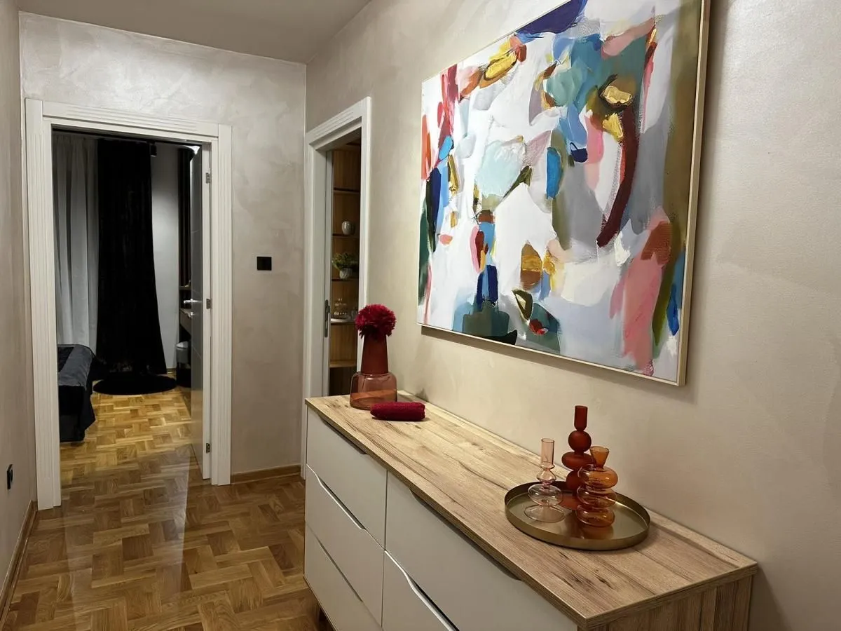 Izdavanje, dvosoban stan, 78m², Dom zdravlja, Niš