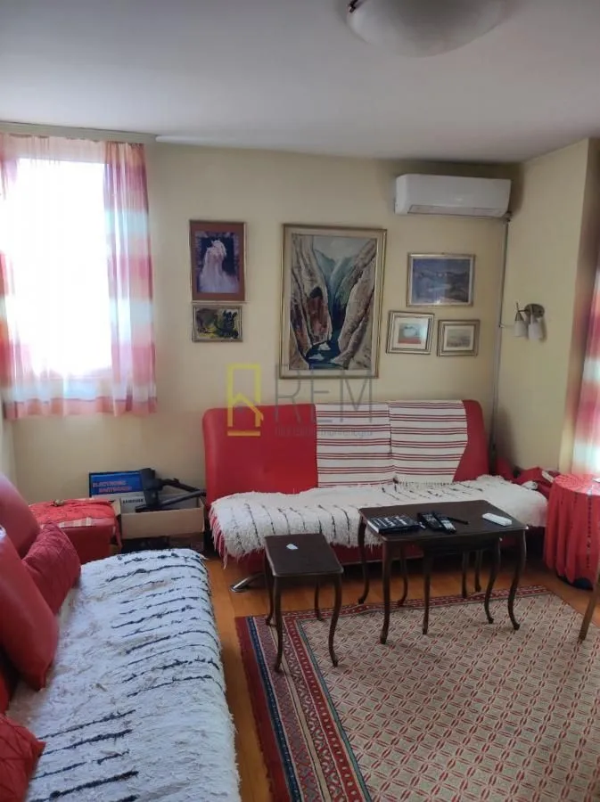 Prodaja, trosoban stan, 100m², Blok 5, Podgorica