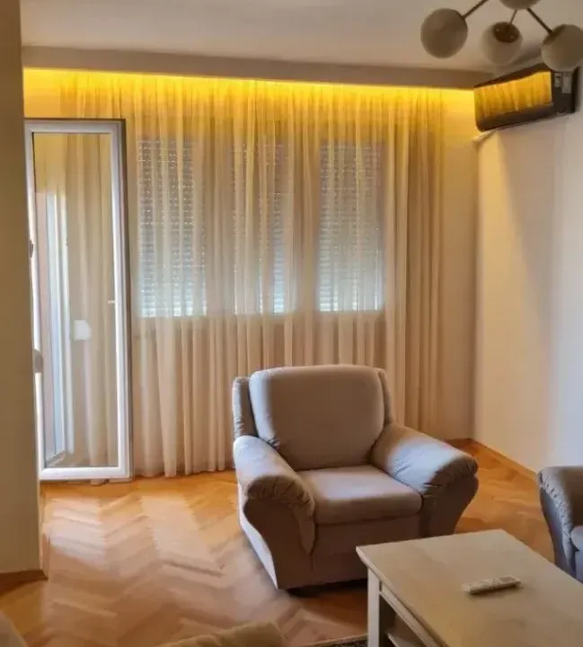 Izdavanje, jednosoban stan, 60m², Preko Morače, Podgorica