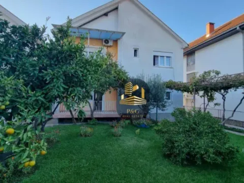 Sale, house, 250m², Stari Aerodrom, Podgorica - image 7