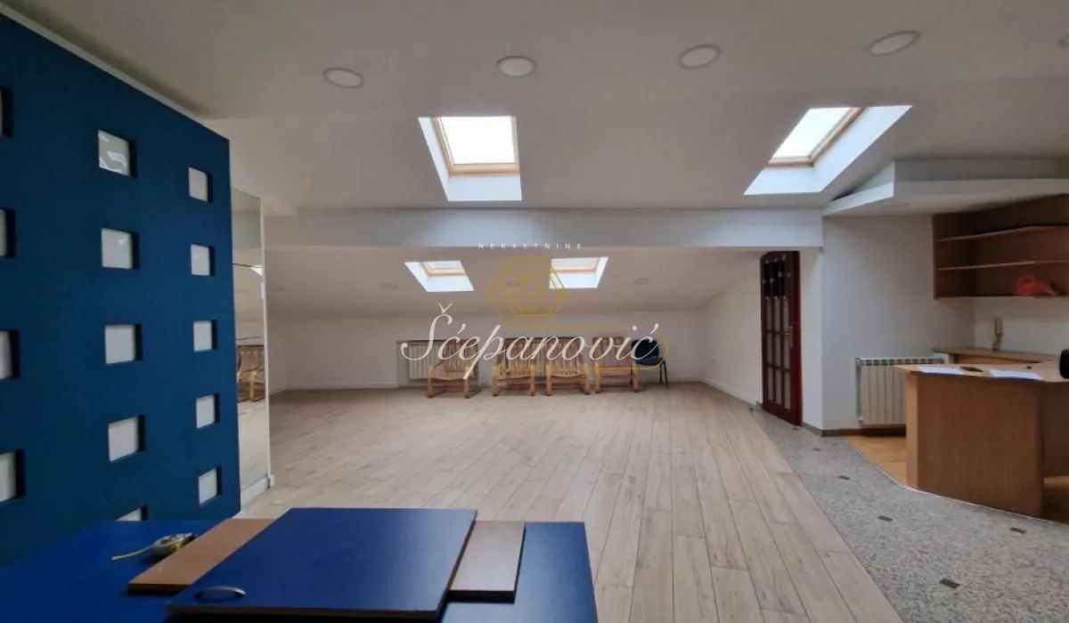 Rent, office space, 92m², Centar, Novi Sad