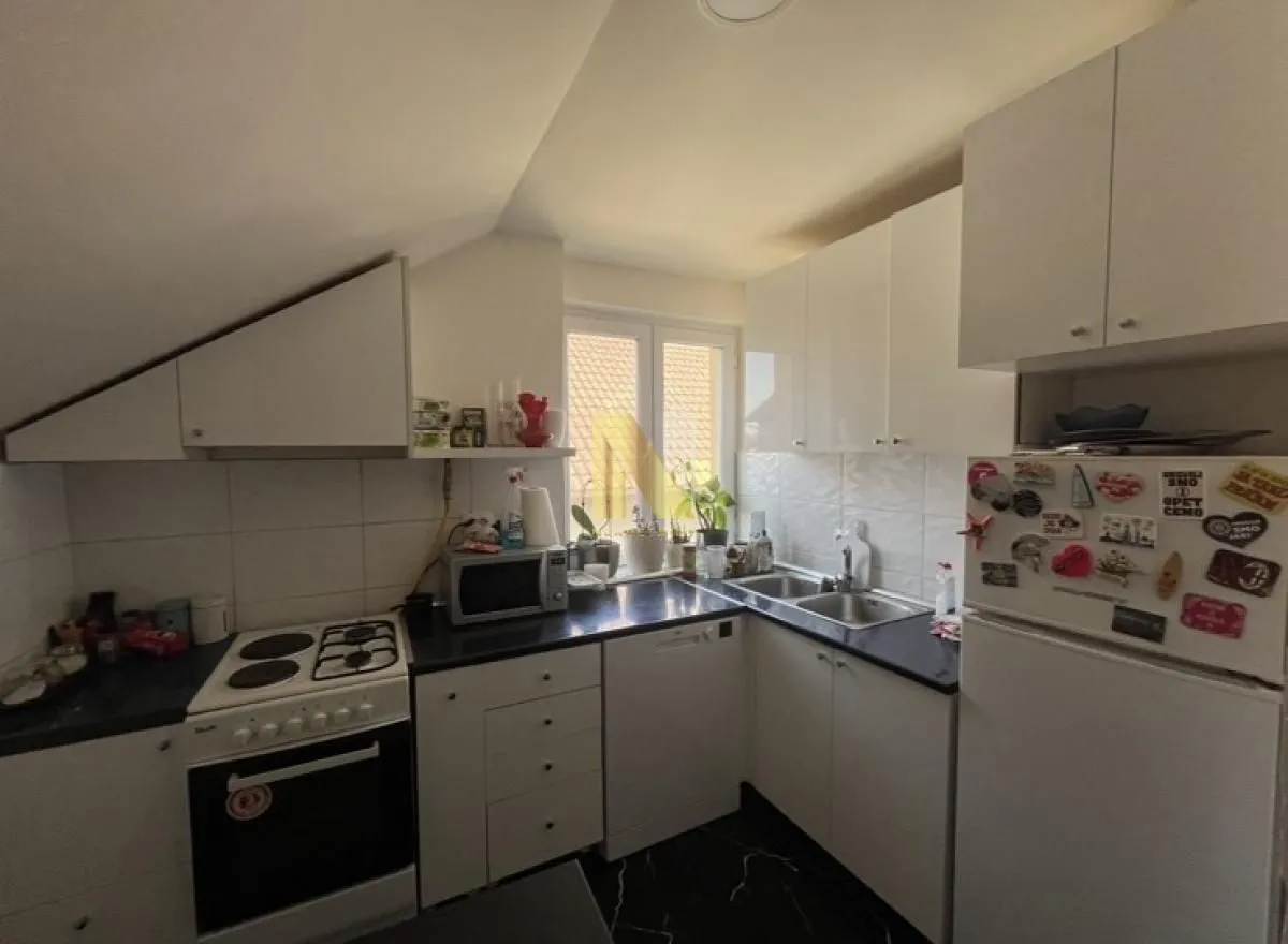 Izdavanje, trosoban stan, 100m², Adice, Novi Sad Sve Podlokacije