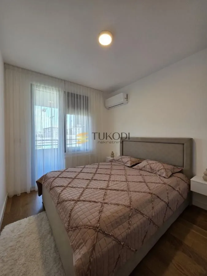 Izdavanje, trosoban stan, 65m², Novi Beograd Sve Podlokacije, Beograd
