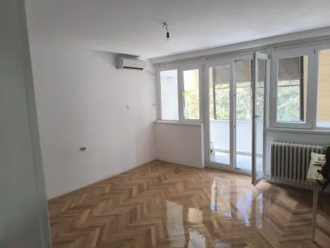Prodaja, dvosoban stan, 56m², Rotkvarija, Novi Sad Sve Podlokacije - image 1