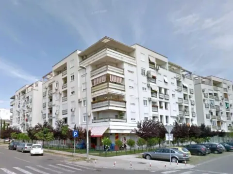 Prodaja, poslovni prostor, 101m², Blok 9, Podgorica - image 1