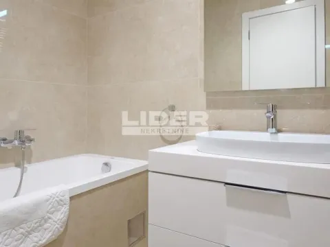 Izdavanje, trosoban stan, 88m², Savski Venac, Beograd - image 7