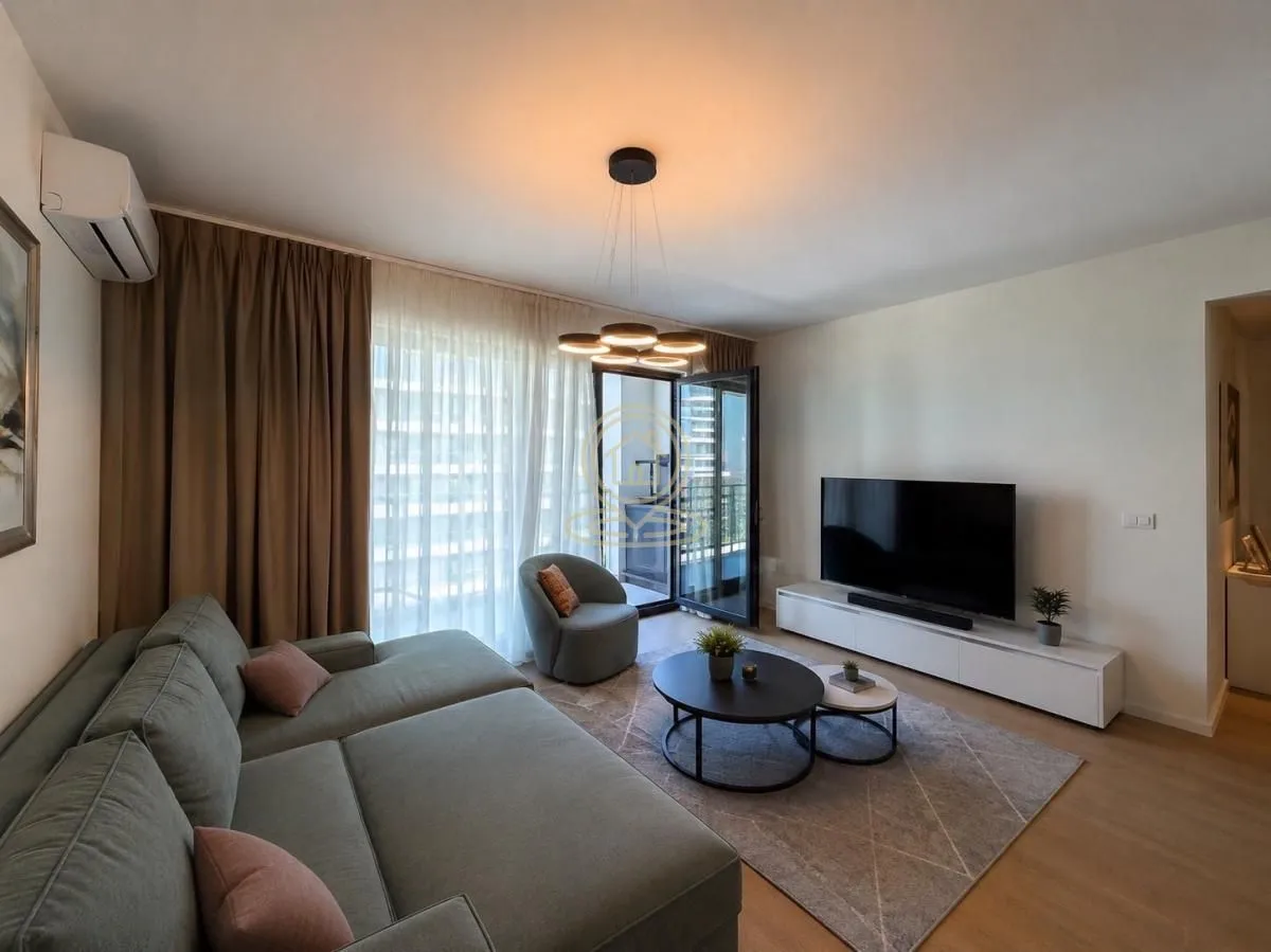 Izdavanje, trosoban stan, 88m², Savski Venac, Beograd