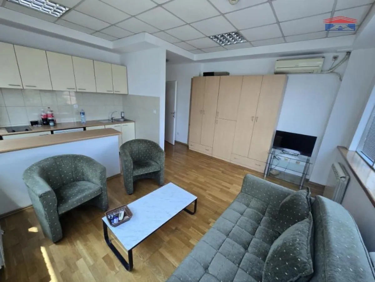 Rent, studio apartment, 28m², Bulevar Oslobodjenja, Novi Sad Sve Podlokacije