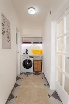 Izdavanje, trosoban stan, 66m², Stari Grad, Beograd - image 9