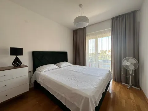 Prodaja, dvosoban stan, 63m², Bečići, Budva - image 1