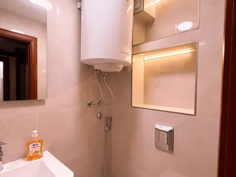 Izdavanje, trosoban stan, 92m², Krivi Most, Podgorica - image 8
