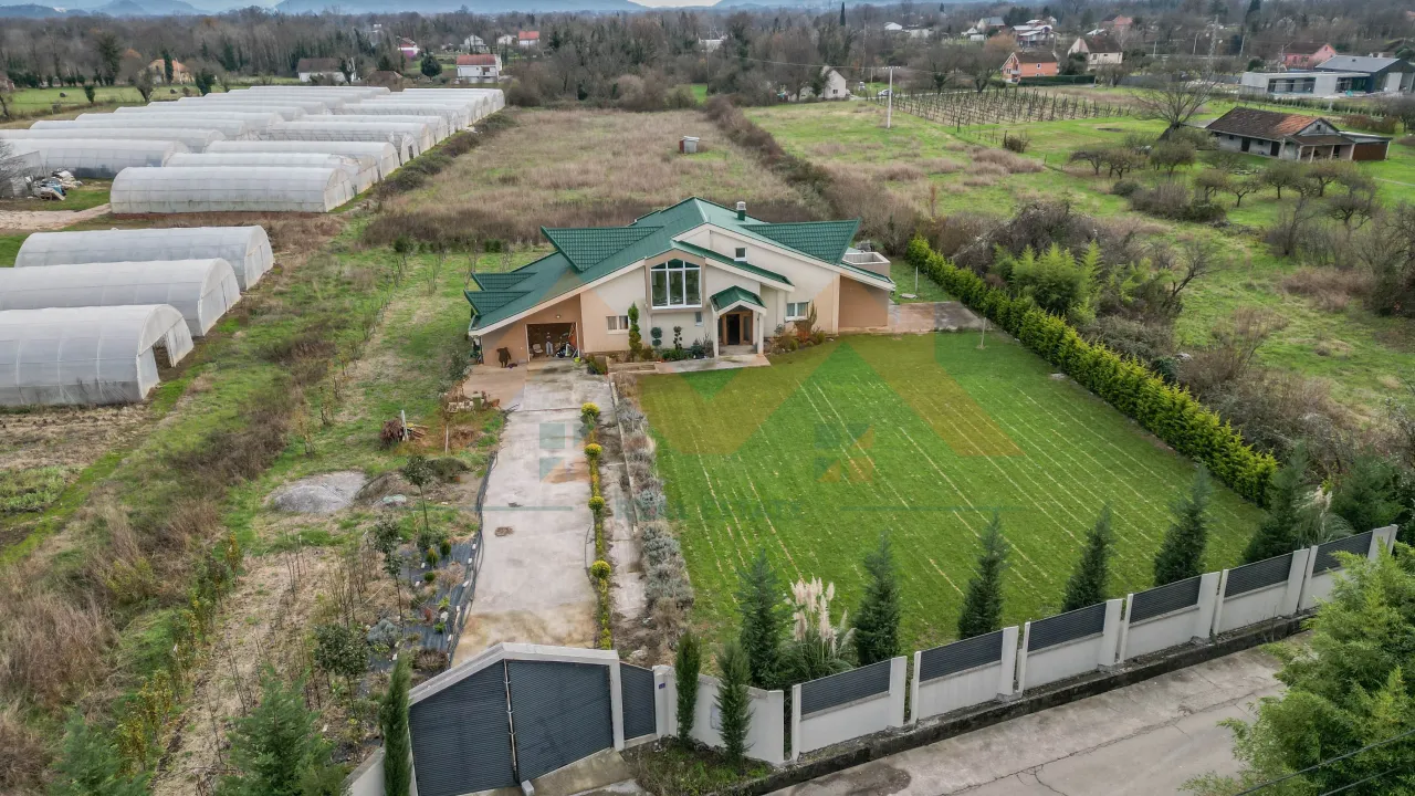 Prodaja, kuća, 400m², Grlić, Danilovgrad