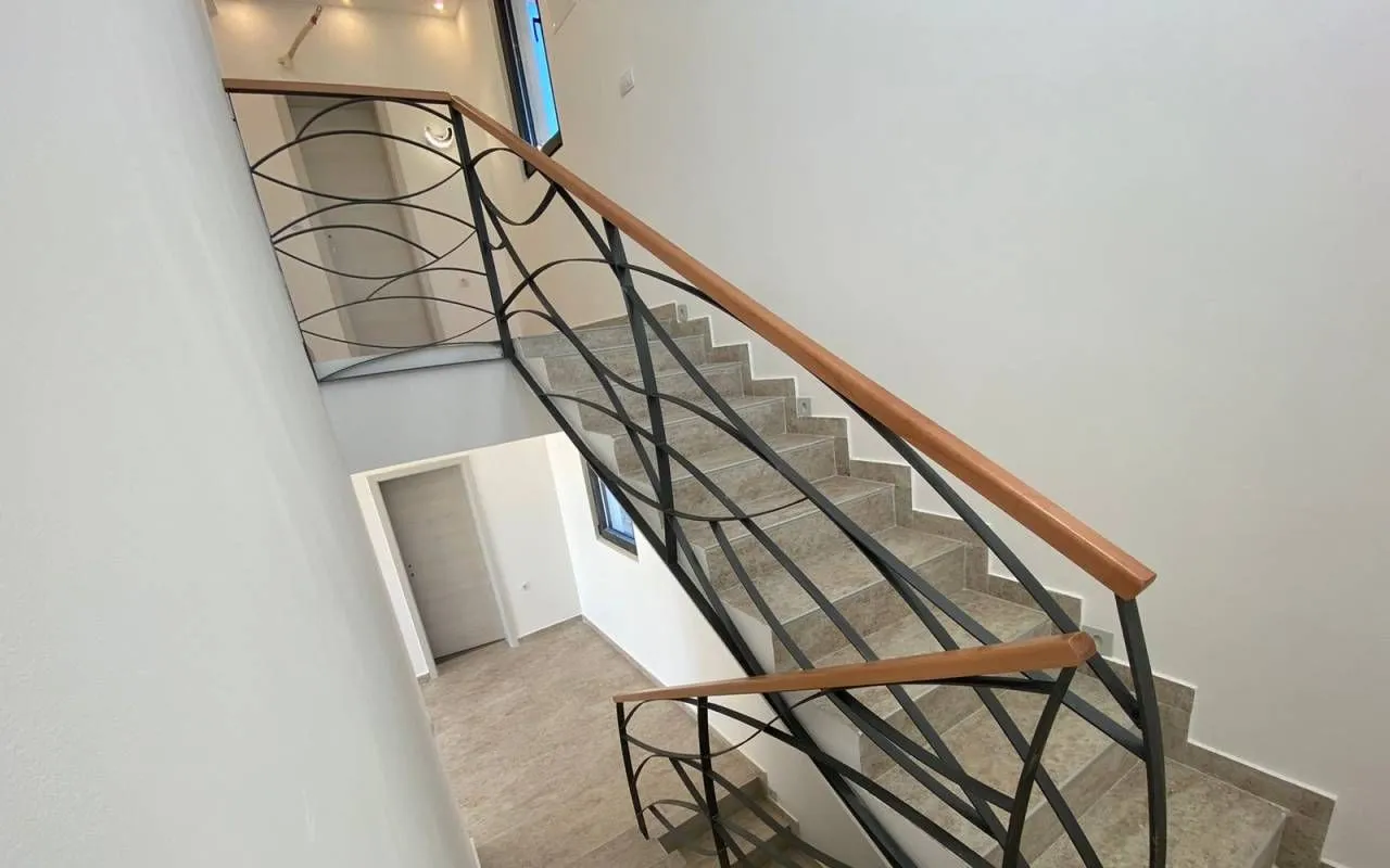 Sale, house, 365m², Kruče, Ulcinj