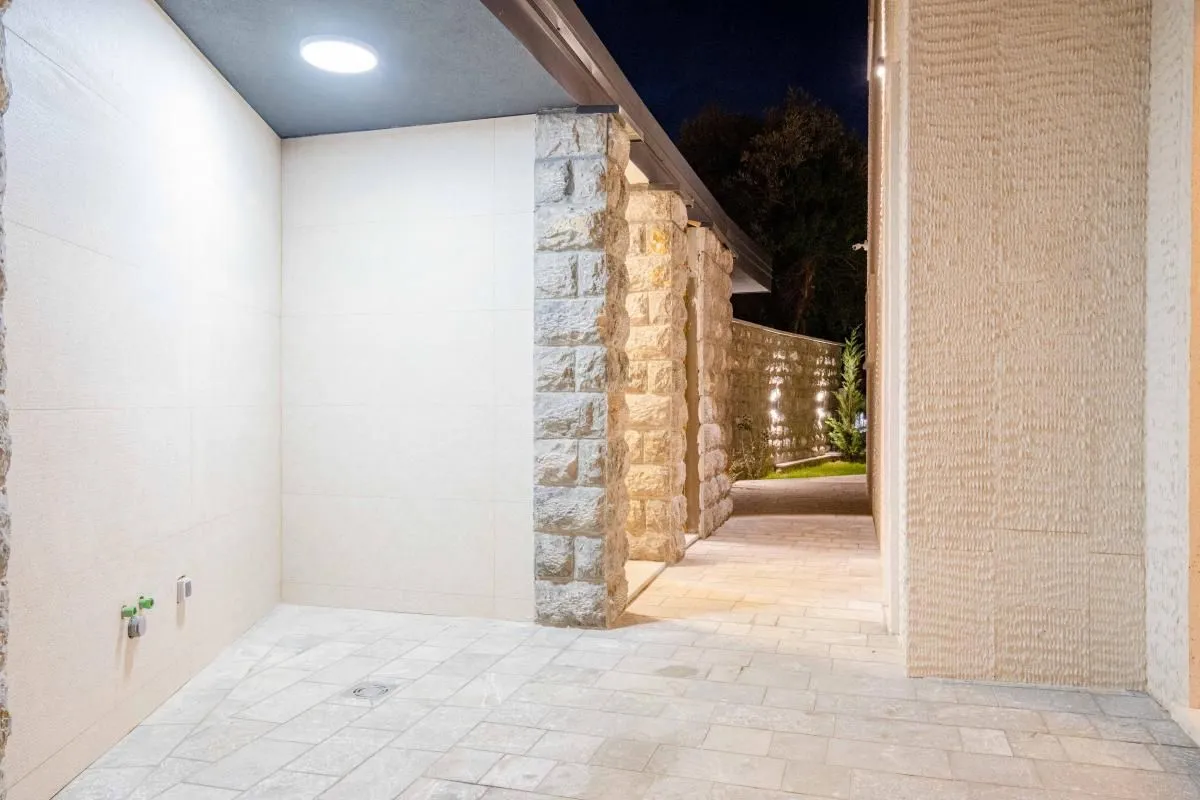 Prodaja, kuća, 240m², Budva, Crna Gora