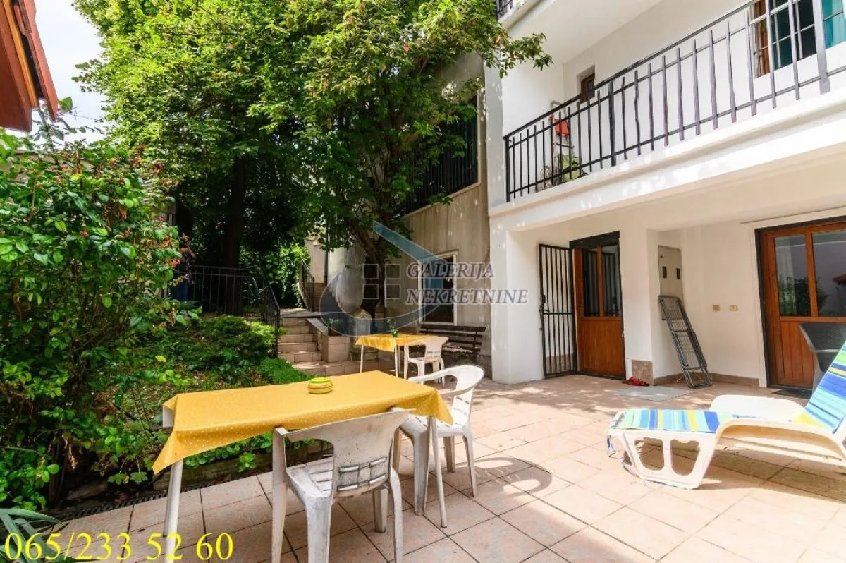 Prodaja, kuća, 300m², Dušanovac, Voždovac Sve Podlokacije